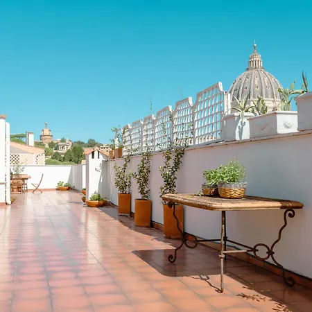 Saint Peter's Luxury Terrace Apartment