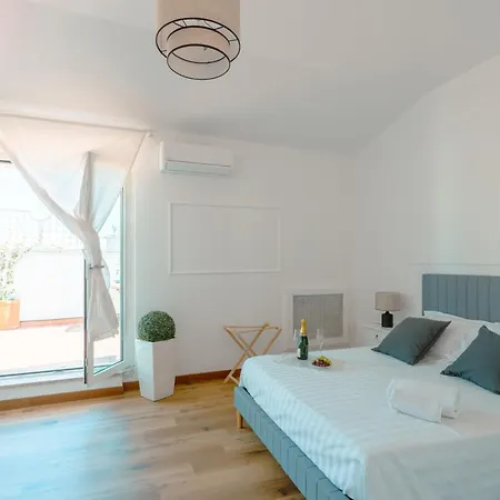 Saint Peter's Luxury Terrace Apartment *